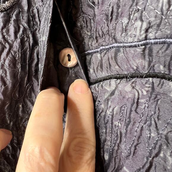 Chicos Shacket Womens Size 1/Medium Silver Gray Embroidered 100% Silk Buttons - Picture 6 of 16
